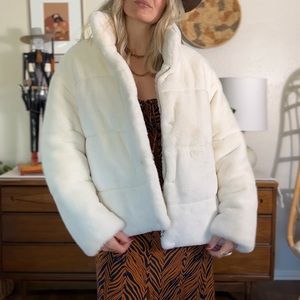 White Faux fur CROPPED jacket MOB WIFE TREND